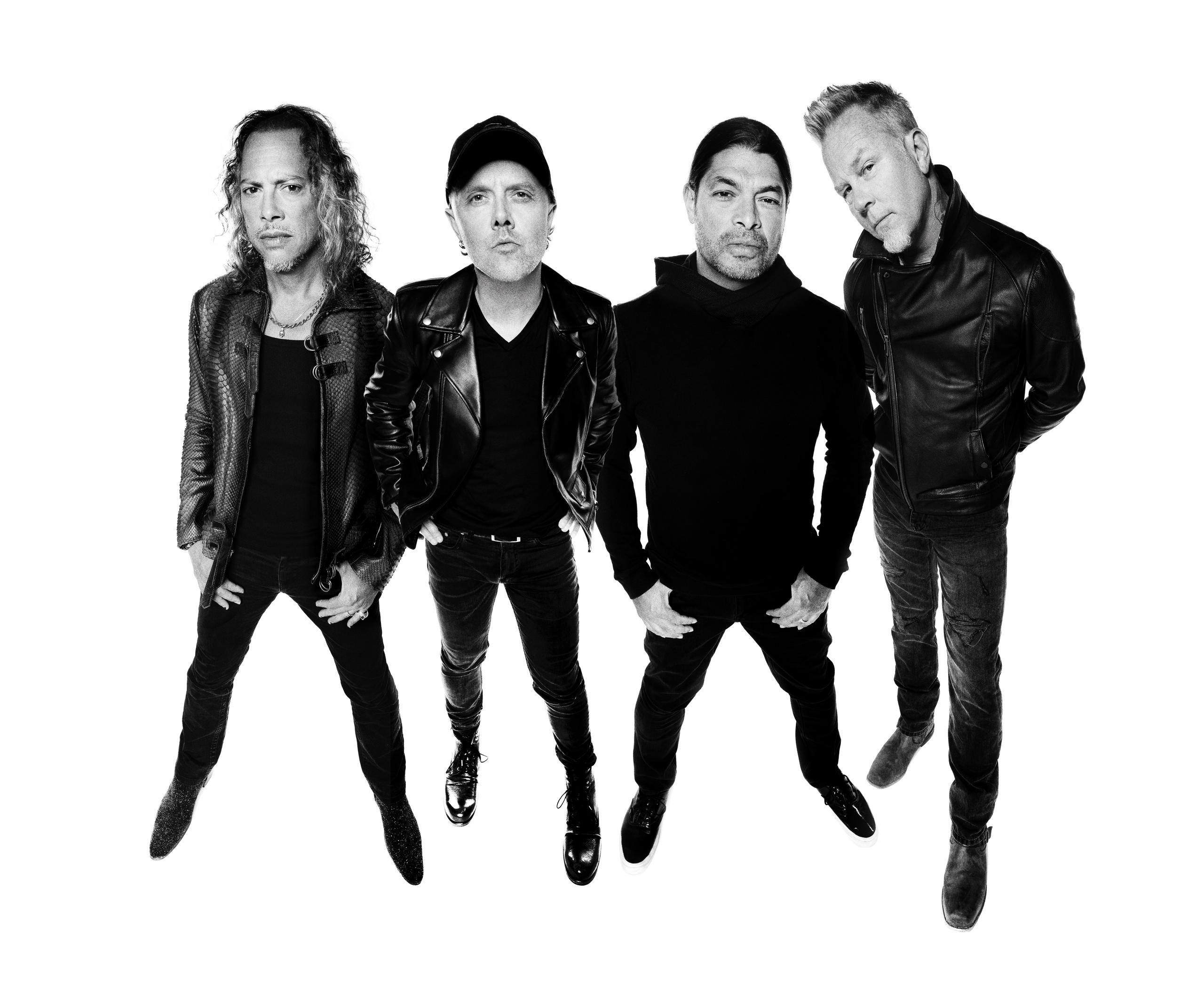 METALLICA JUHLISTAA KLASSIKKOALBUMIAAN