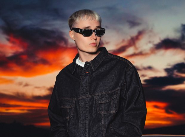 SUPERTÄHTI ISAC ELLIOT JULKAISI PLATINAA STREAMANNEEN ALBUMINSA